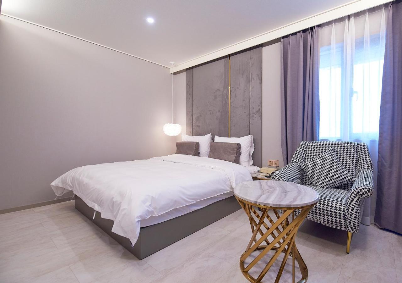 Denbasta Signature 3*