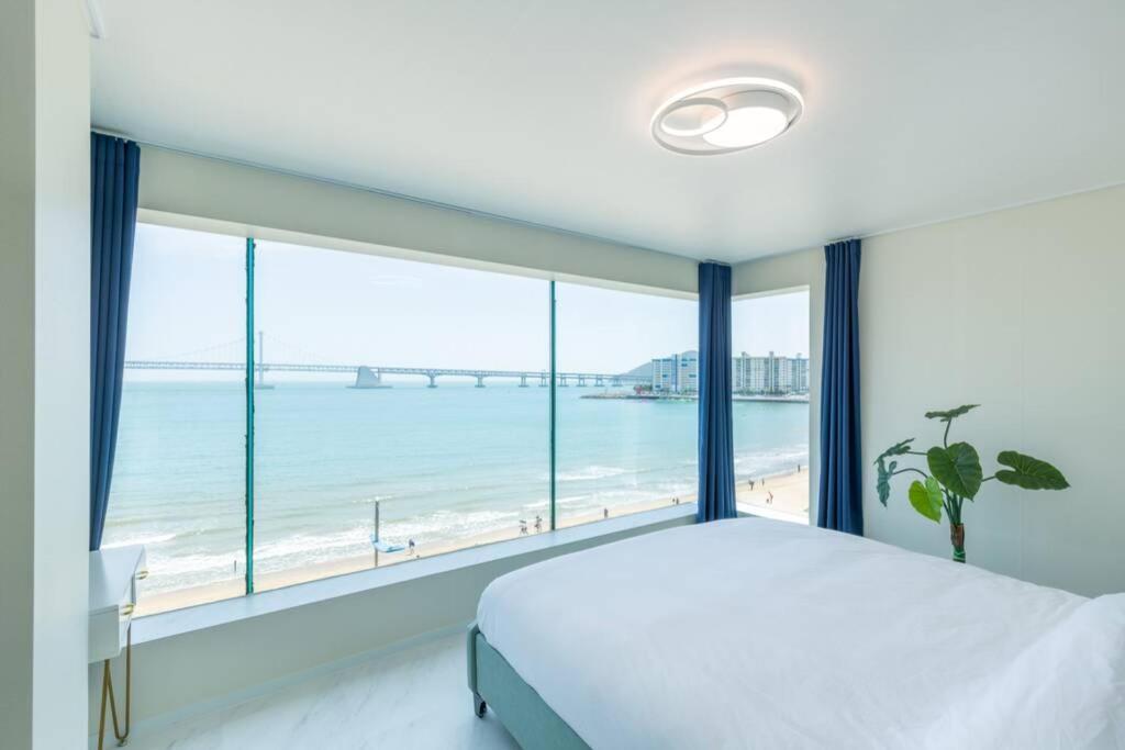 J Pent House Apartment *