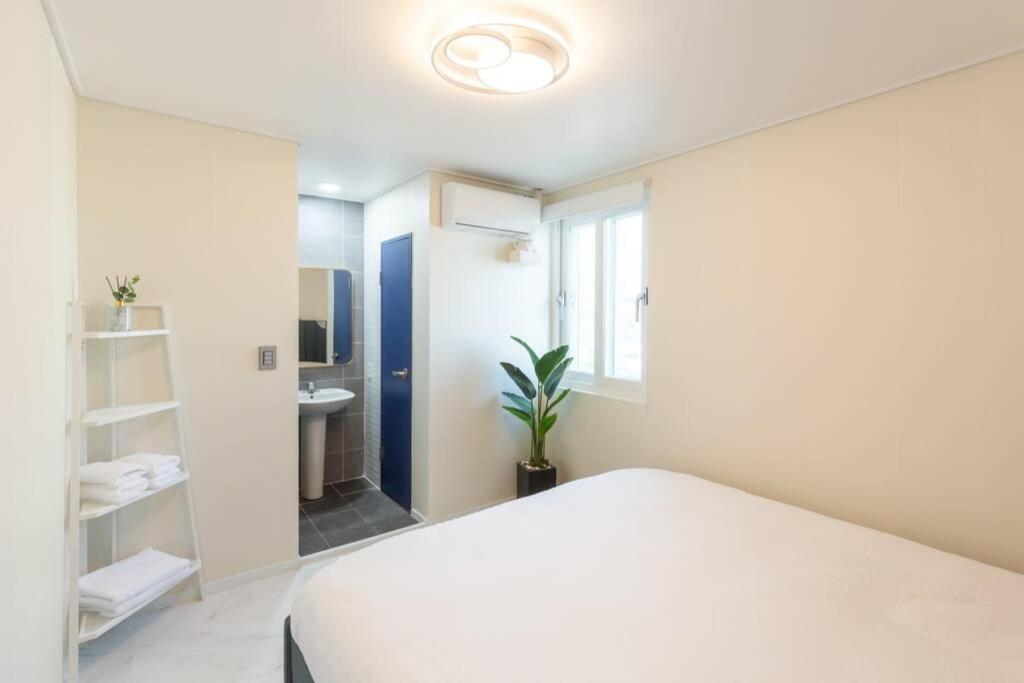 J Pent House Apartment Busan