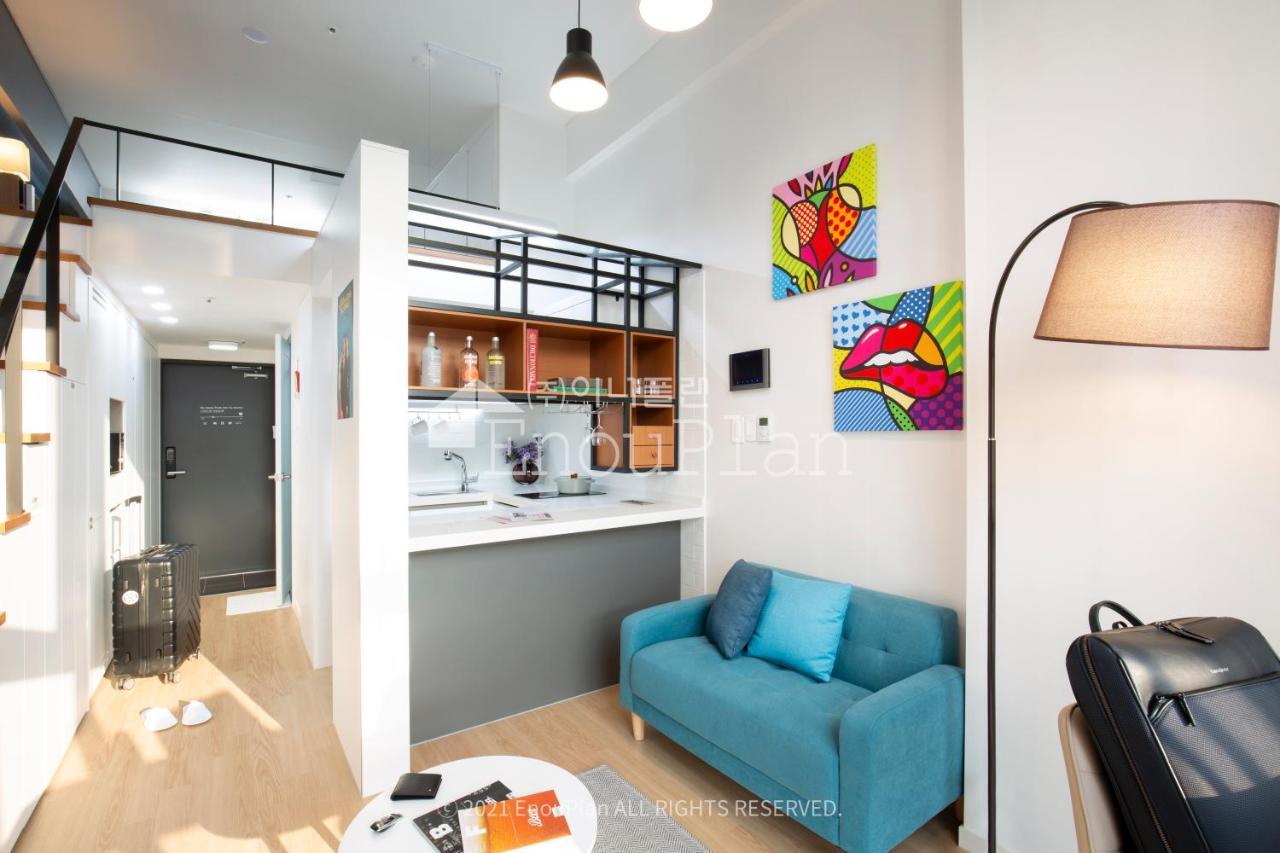 Studio 202 Hotel 2*