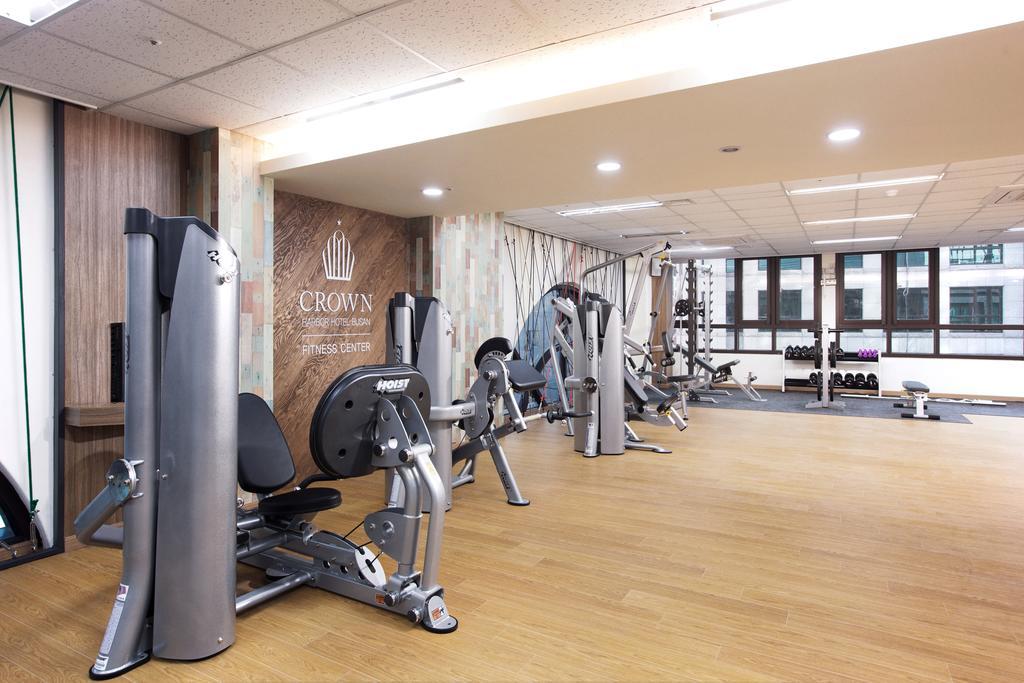 Crown Harbor Khách sạn 4*