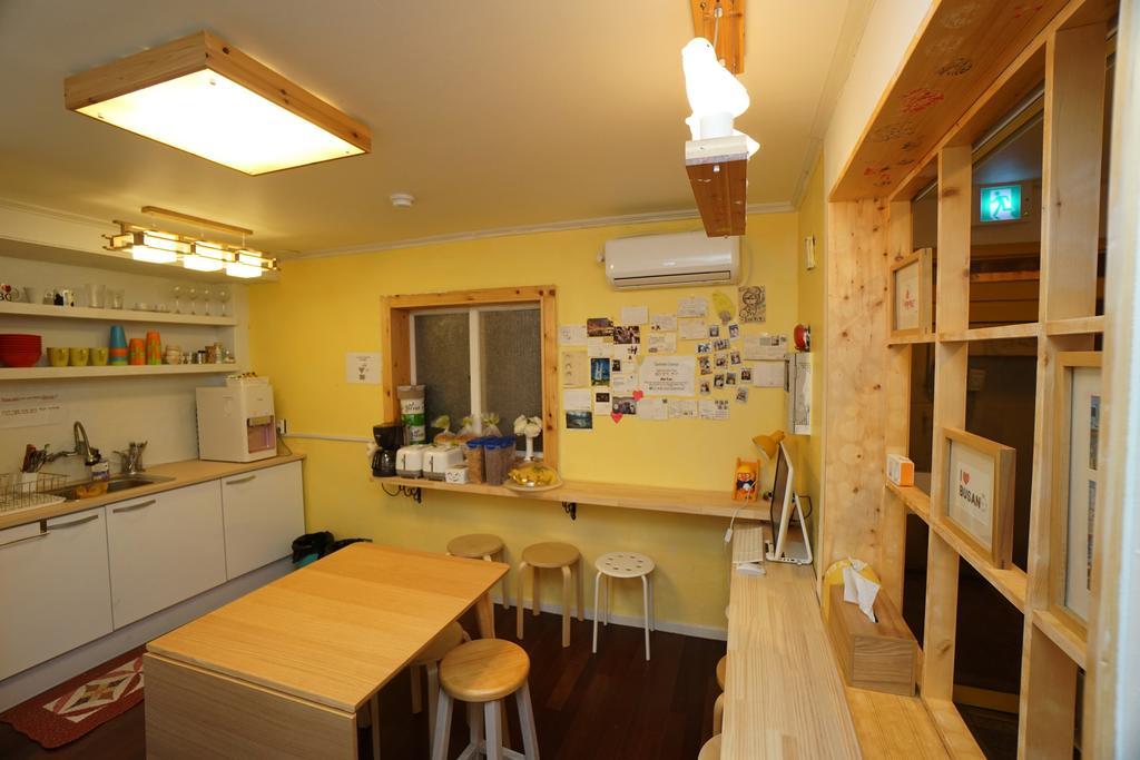 710 Yellow Hostel