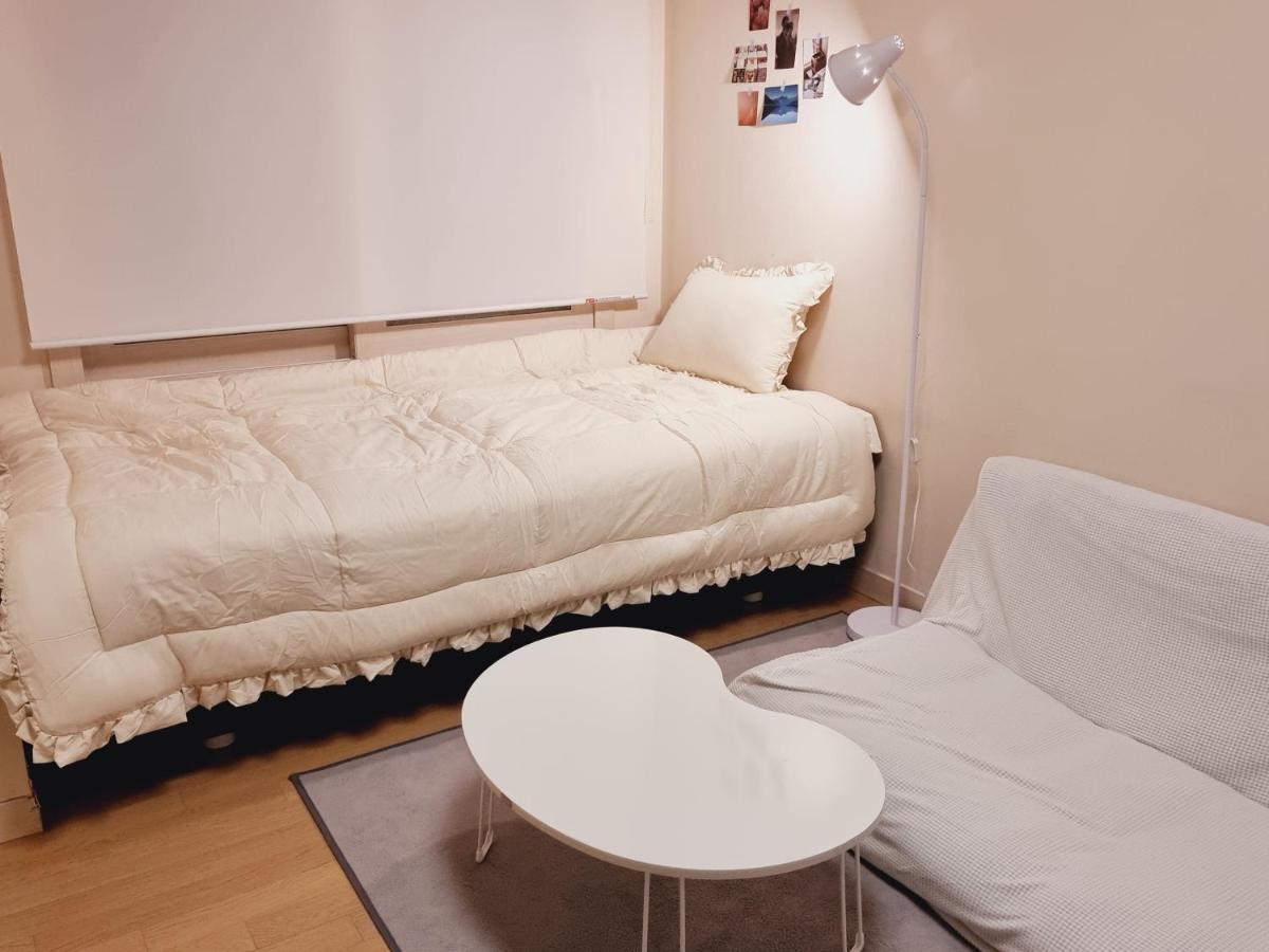 Gaming house for long-term stay l 장기숙박, 자가격리 숙소를 위한 시청역 3분거리 게이밍 하우스 Căn hộ Busan