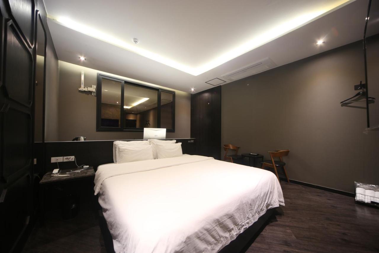 Beomil Brown Dot Busan