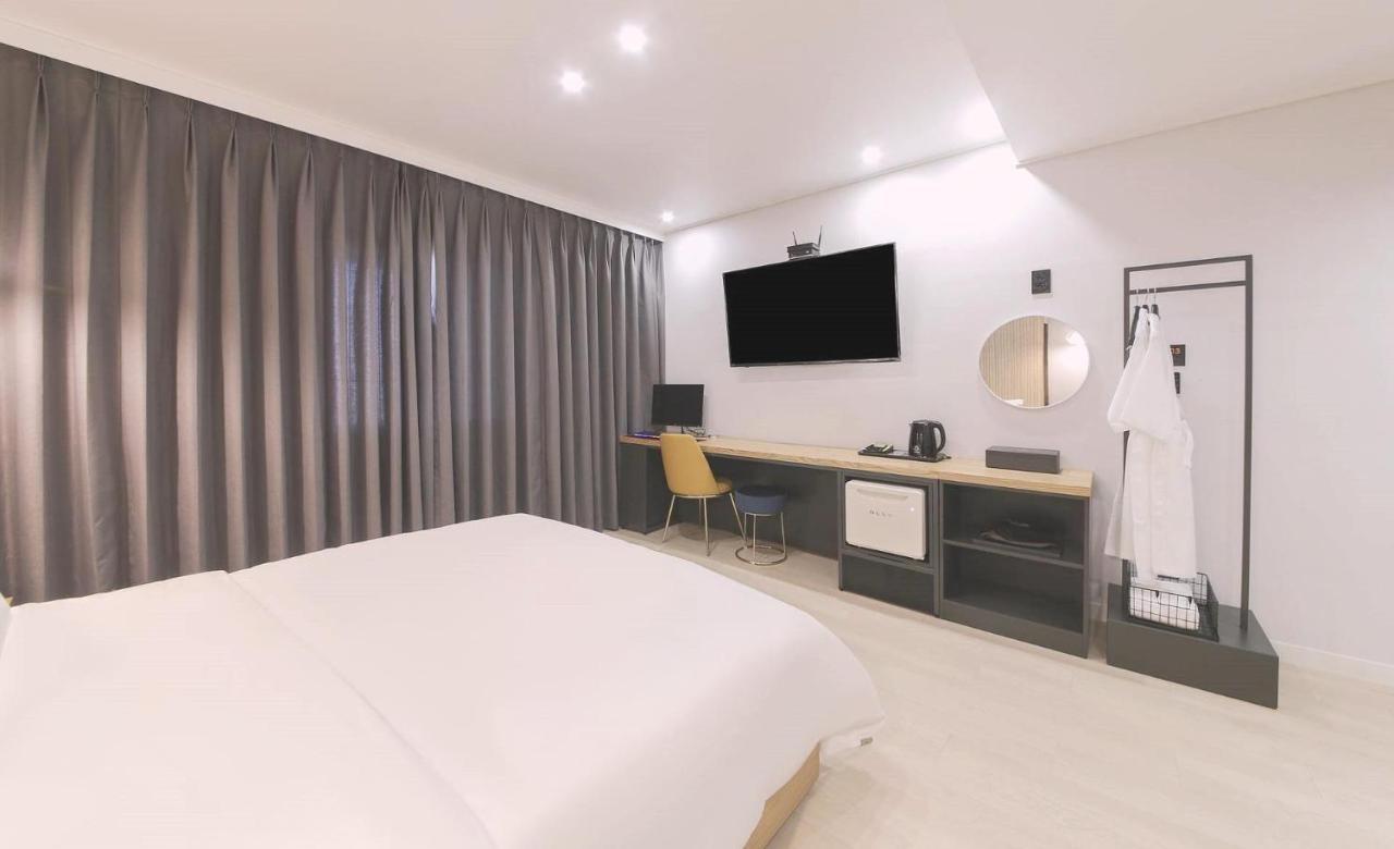 Ariel Motel 2*