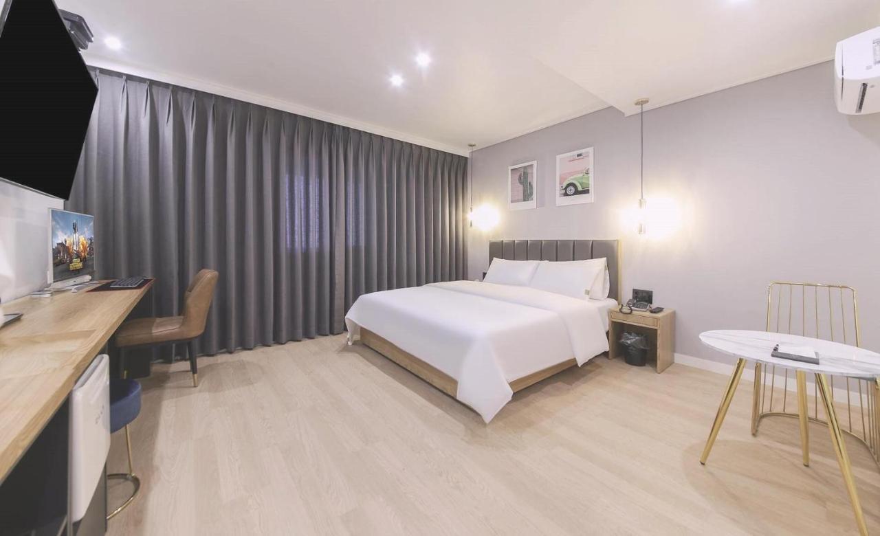 Ariel Motel 2*