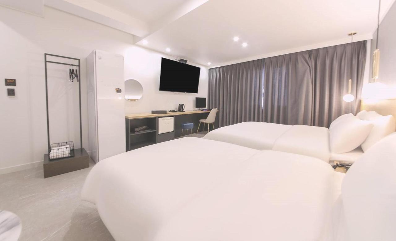 Ariel Motel 2*