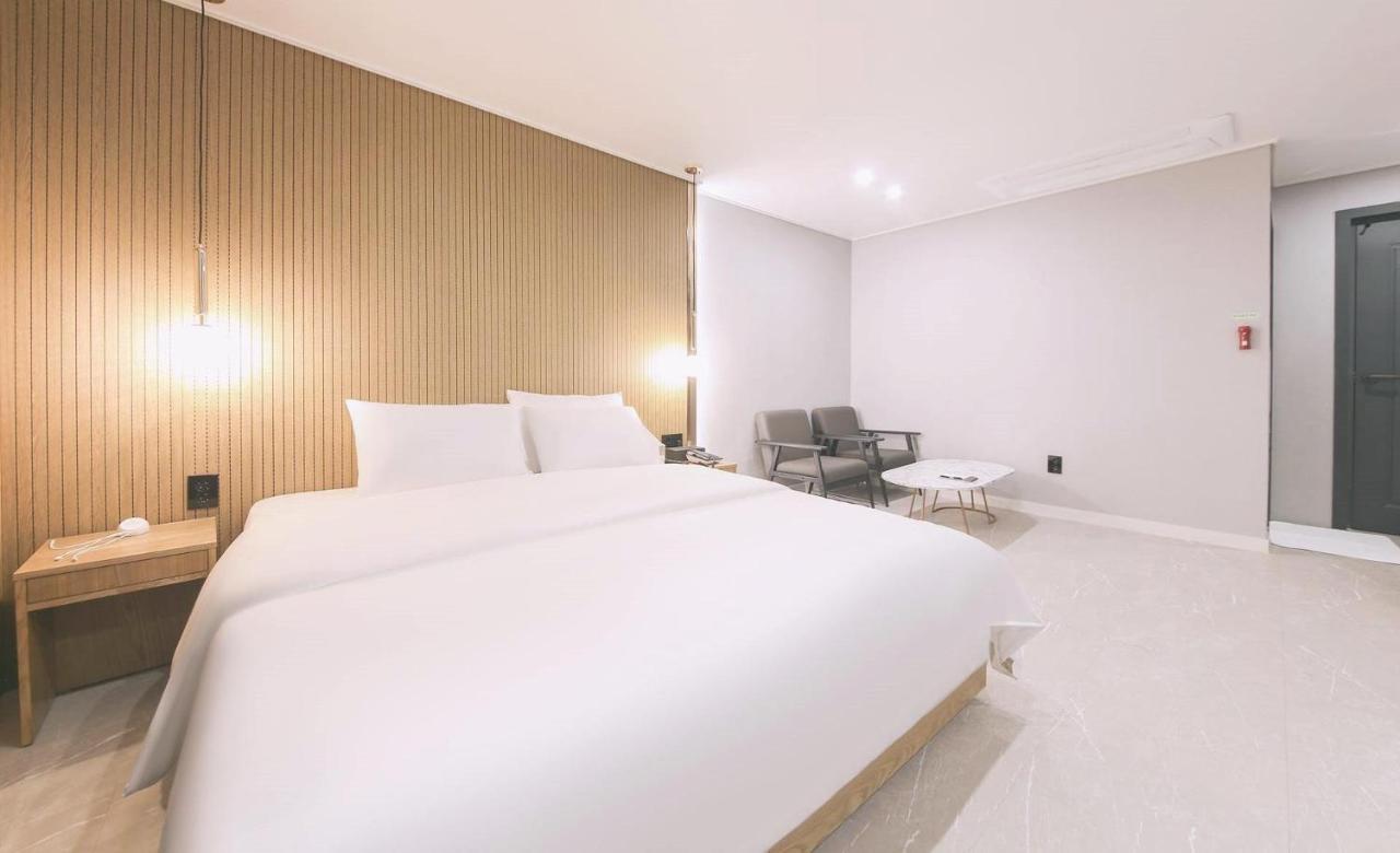 Ariel Motel 2*