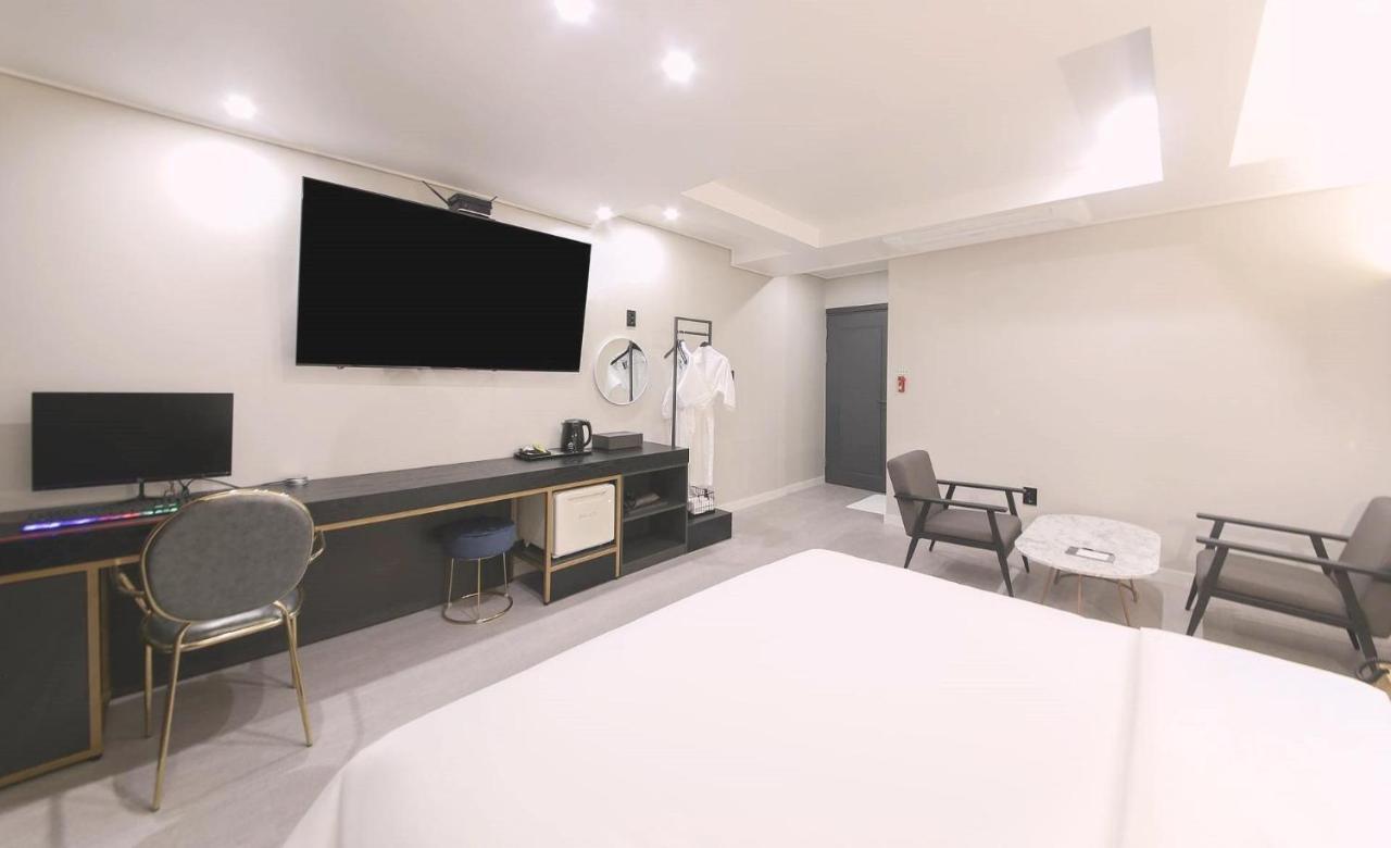 Ariel Motel 2*