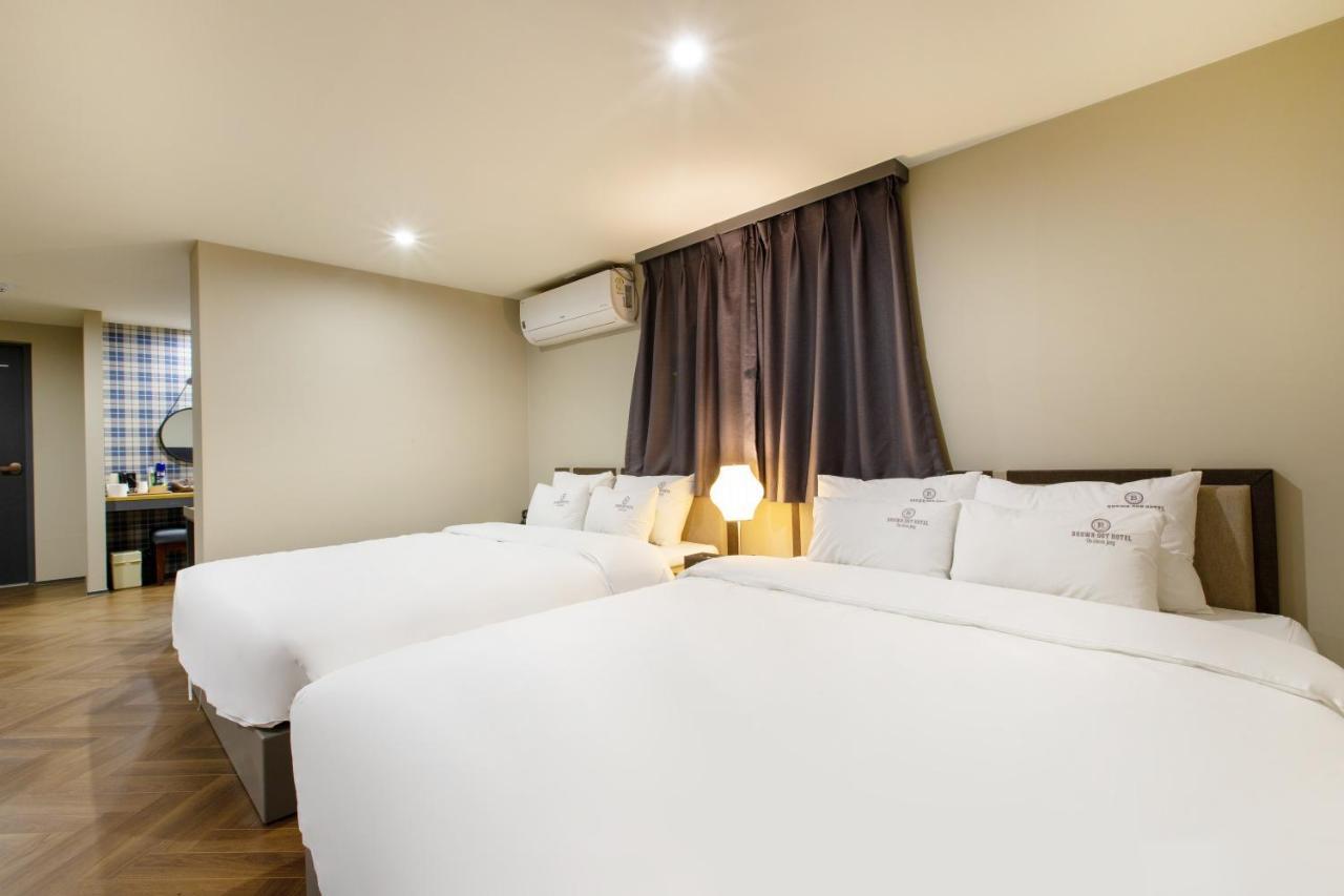 Brown-dot Minam Hotel