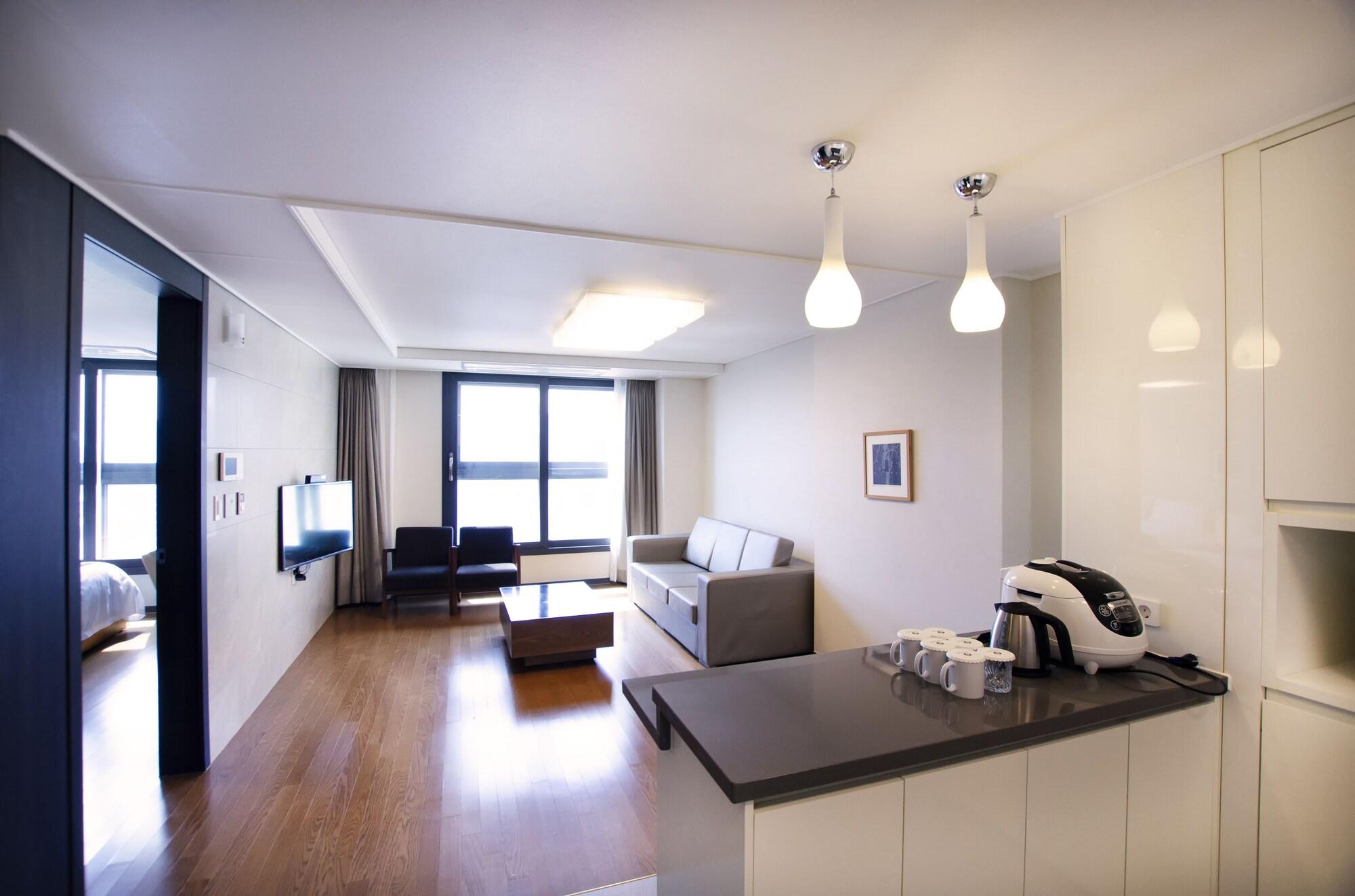 Plea De Blanc & Hotel