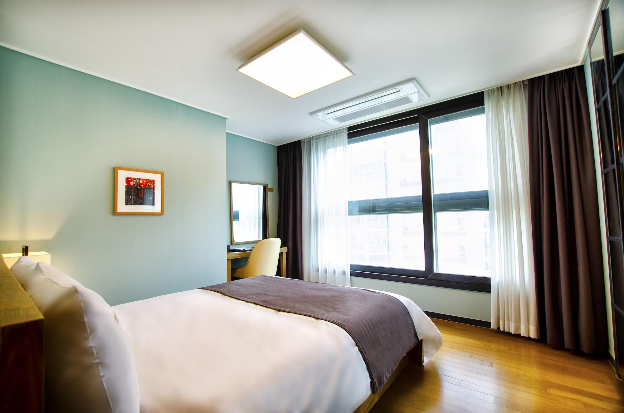 Plea De Blanc & Hotel Busan