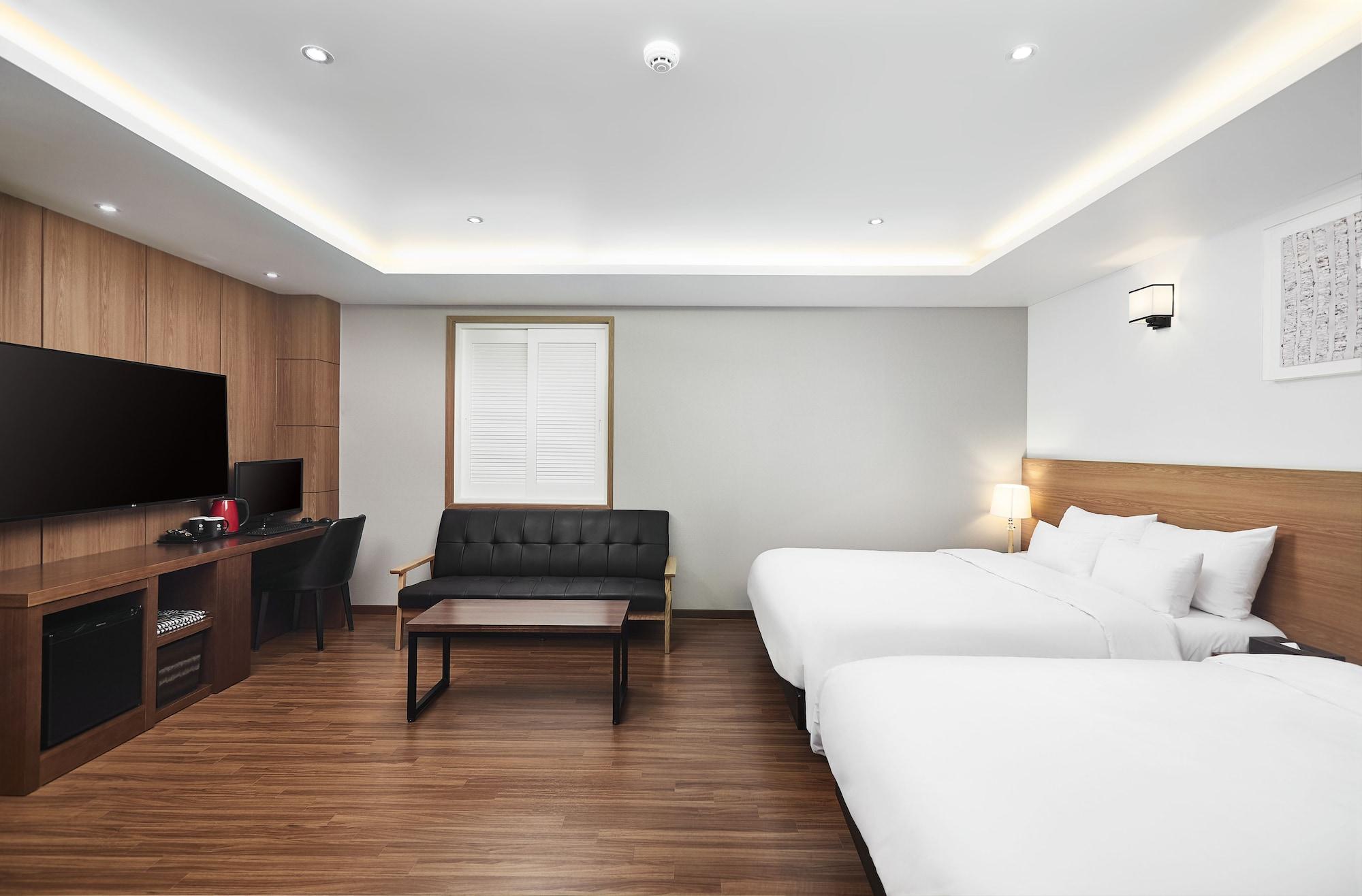 Lion Hotel 3*