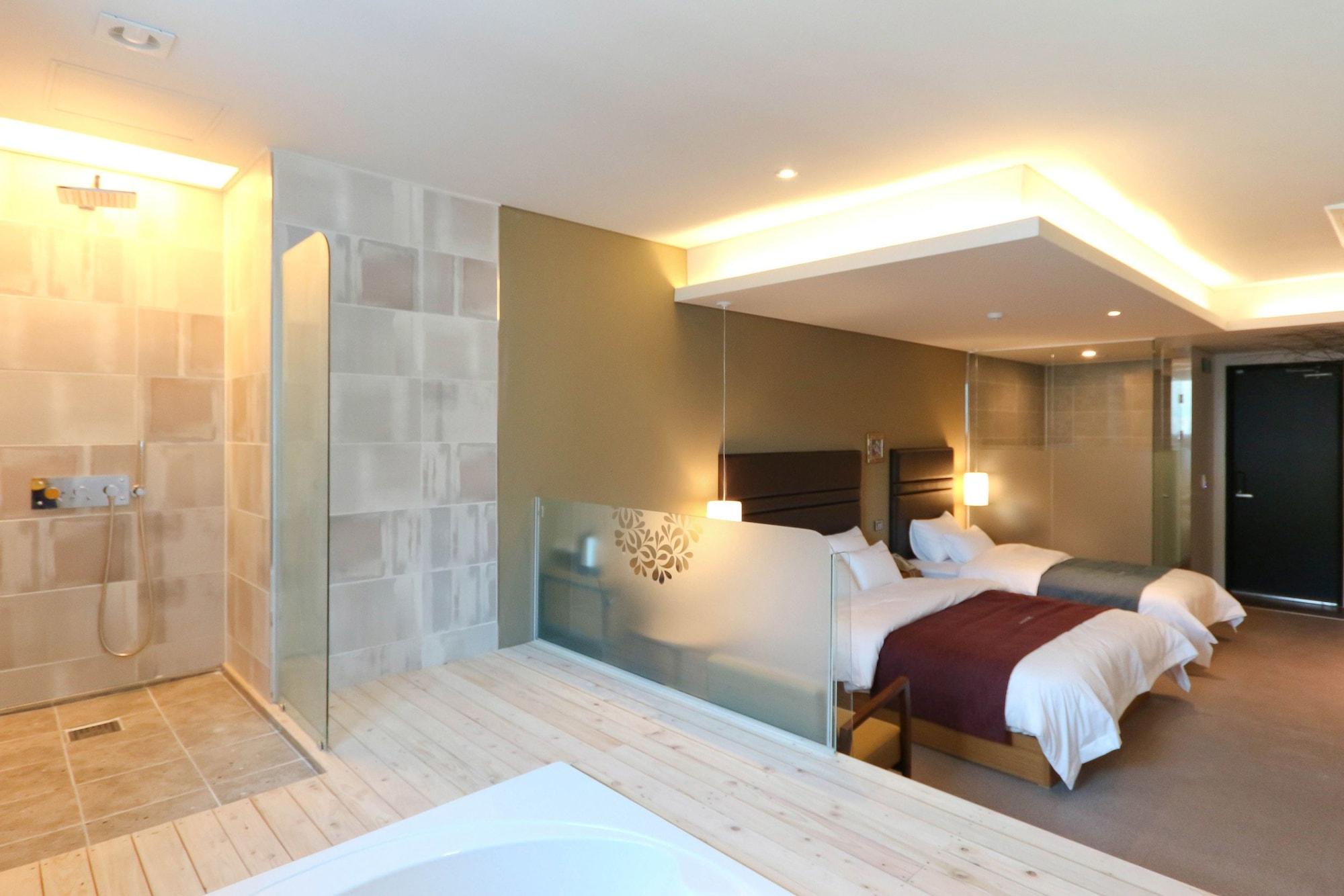 Hotel In 3*