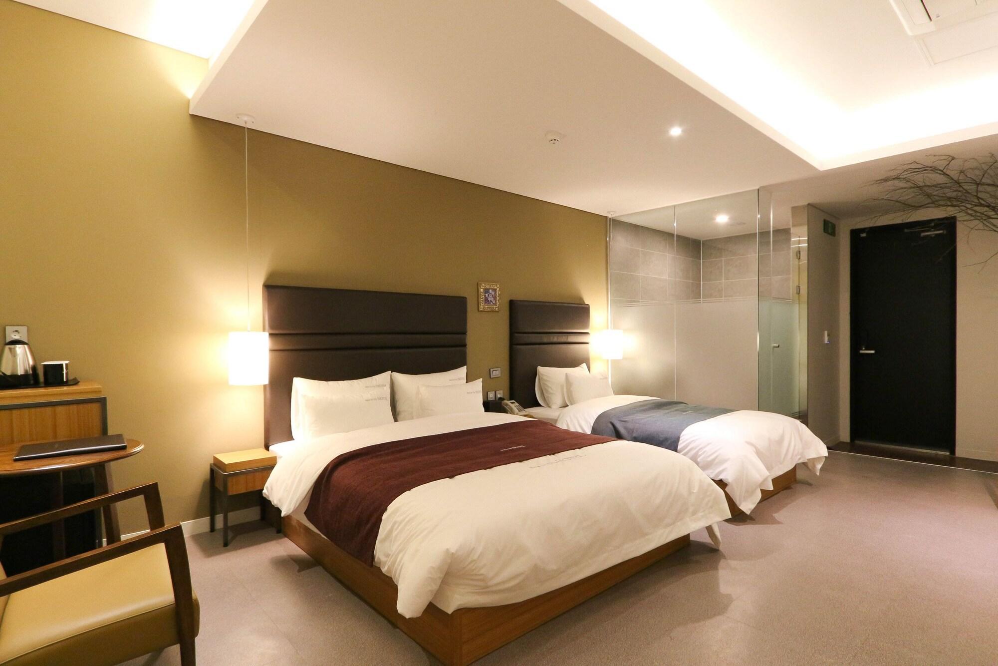 In Hotel 3*