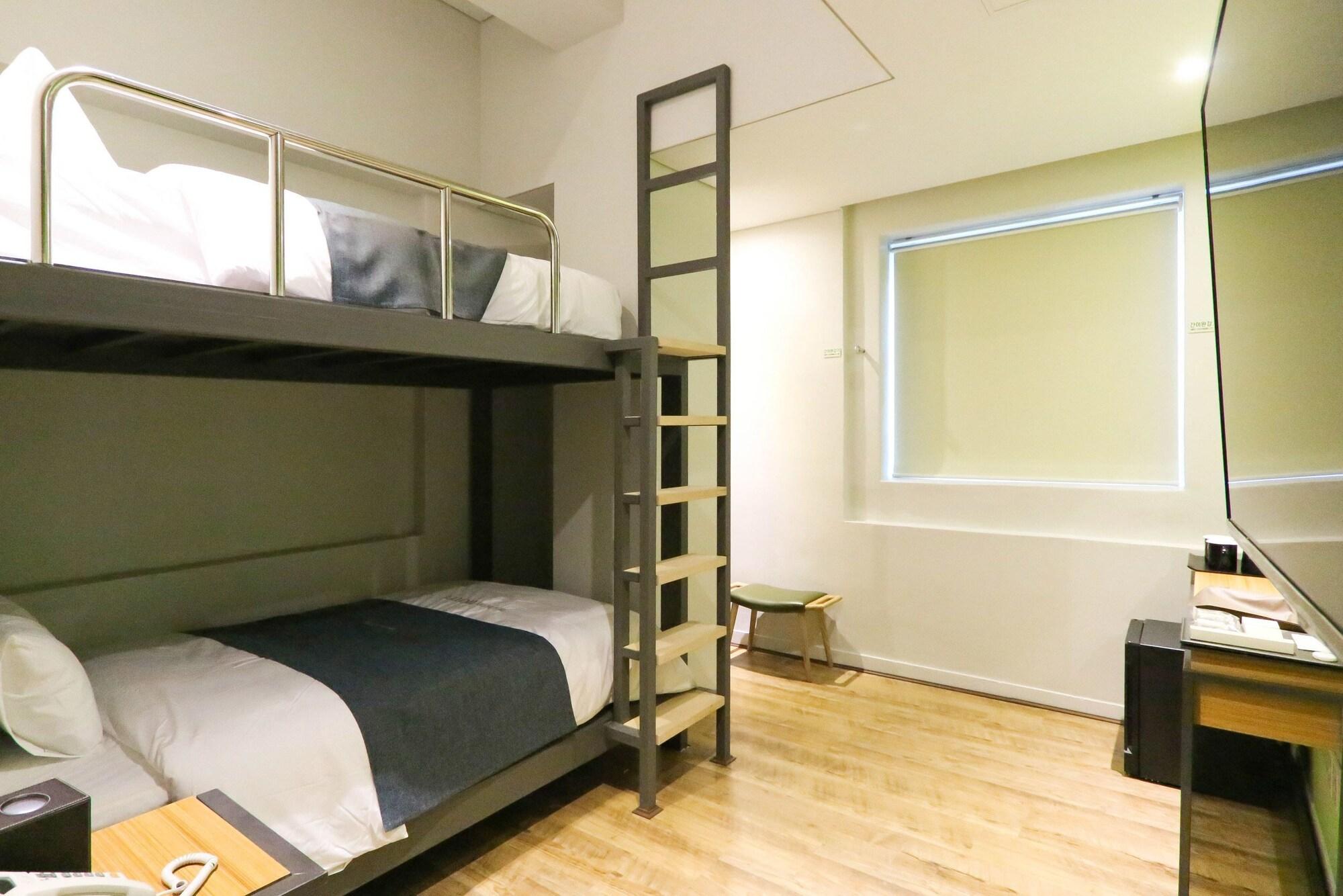 Hotel In 3*