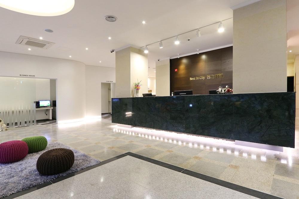 In Hotel 3*