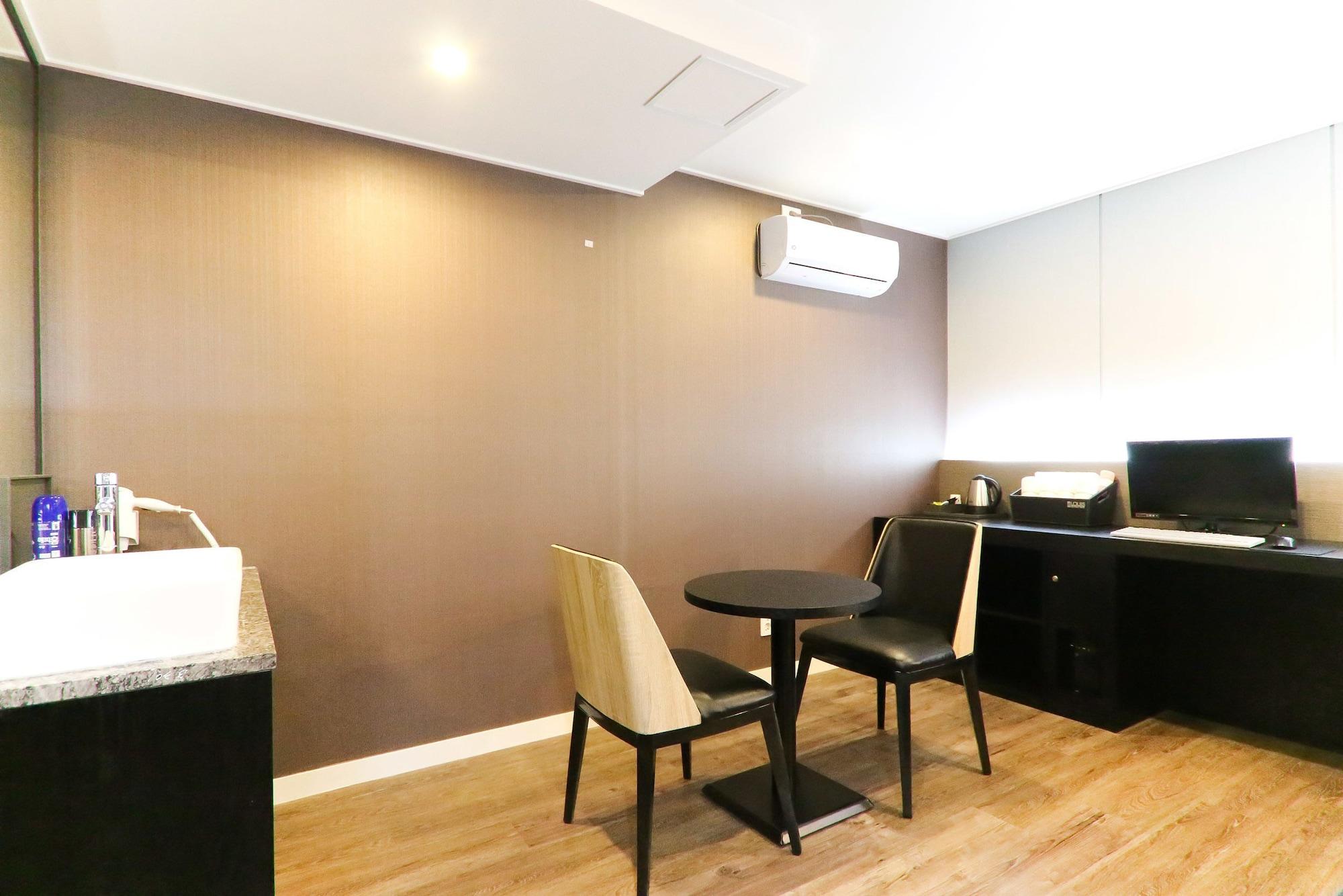 Louis Hotel 3*