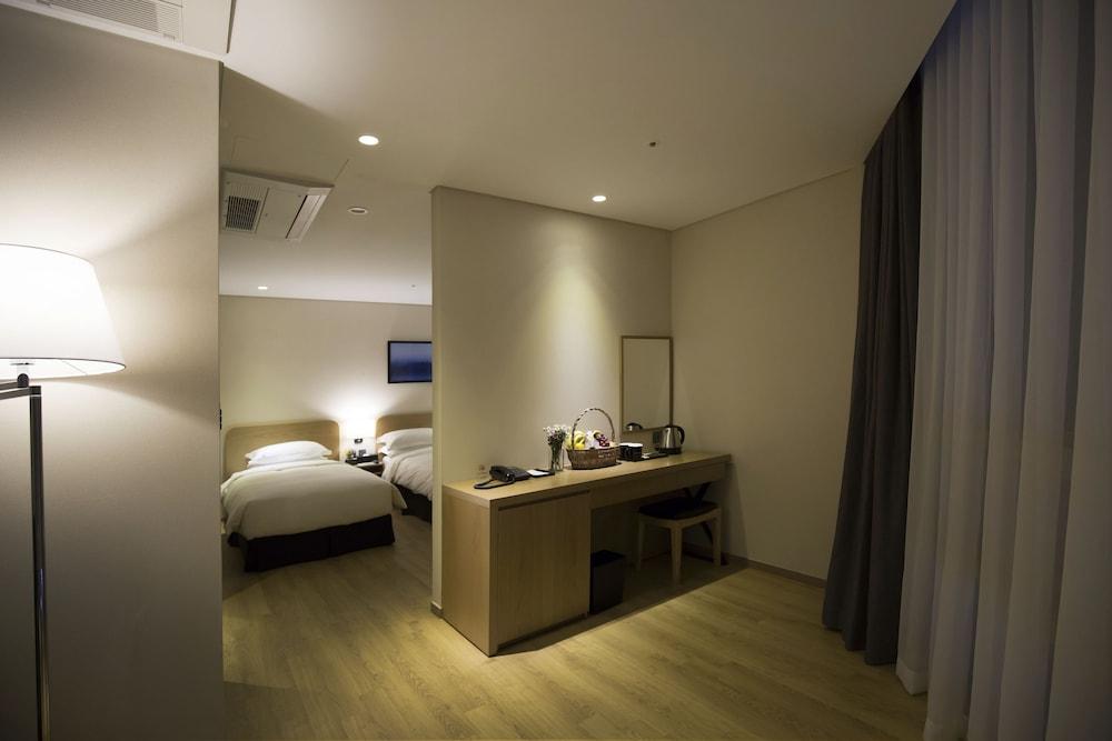 Western Haeundae 4*