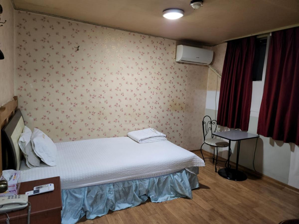 motel Monaco 2*
