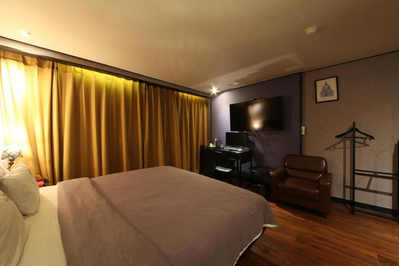 Hotel Frenchcode *