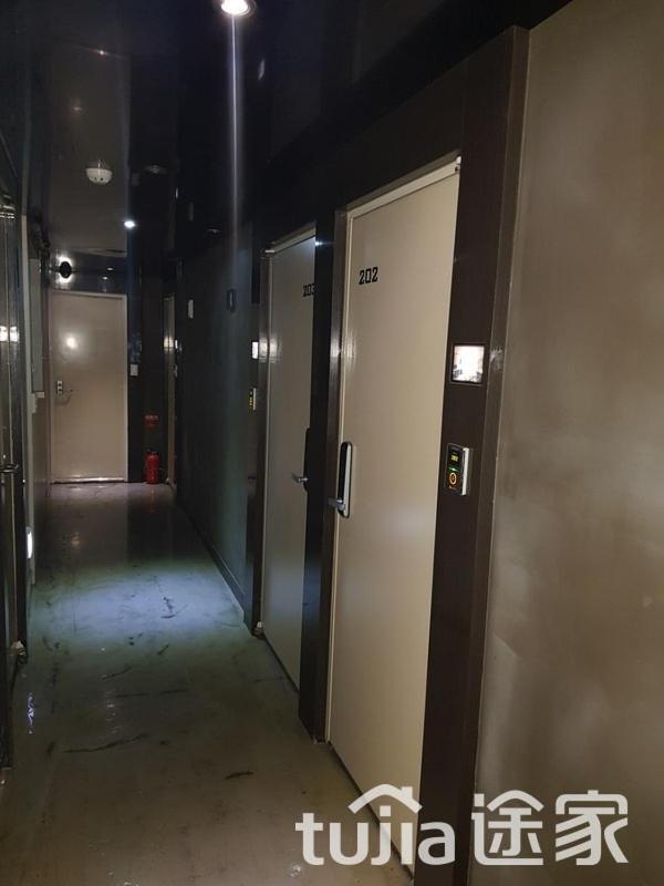 Cube Motel *
