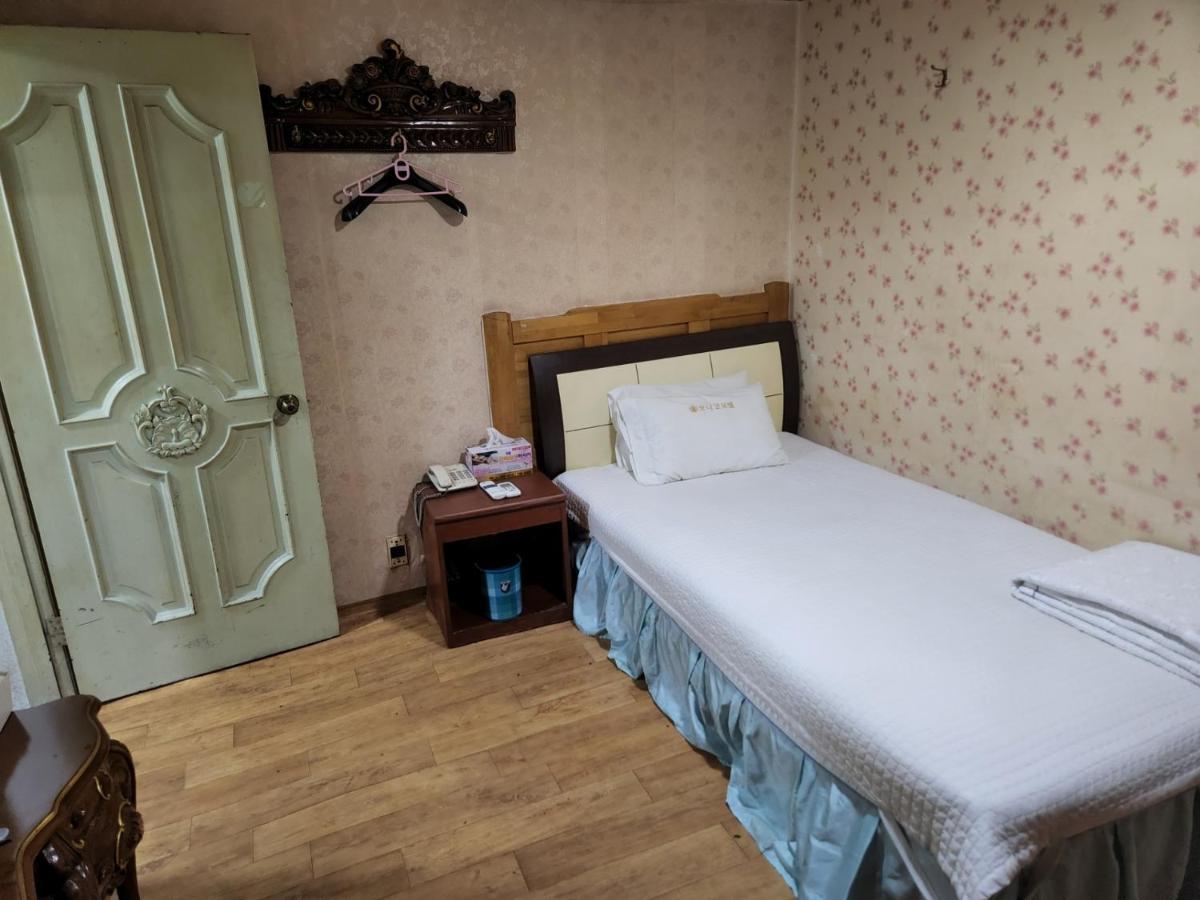 motel Monaco 2*