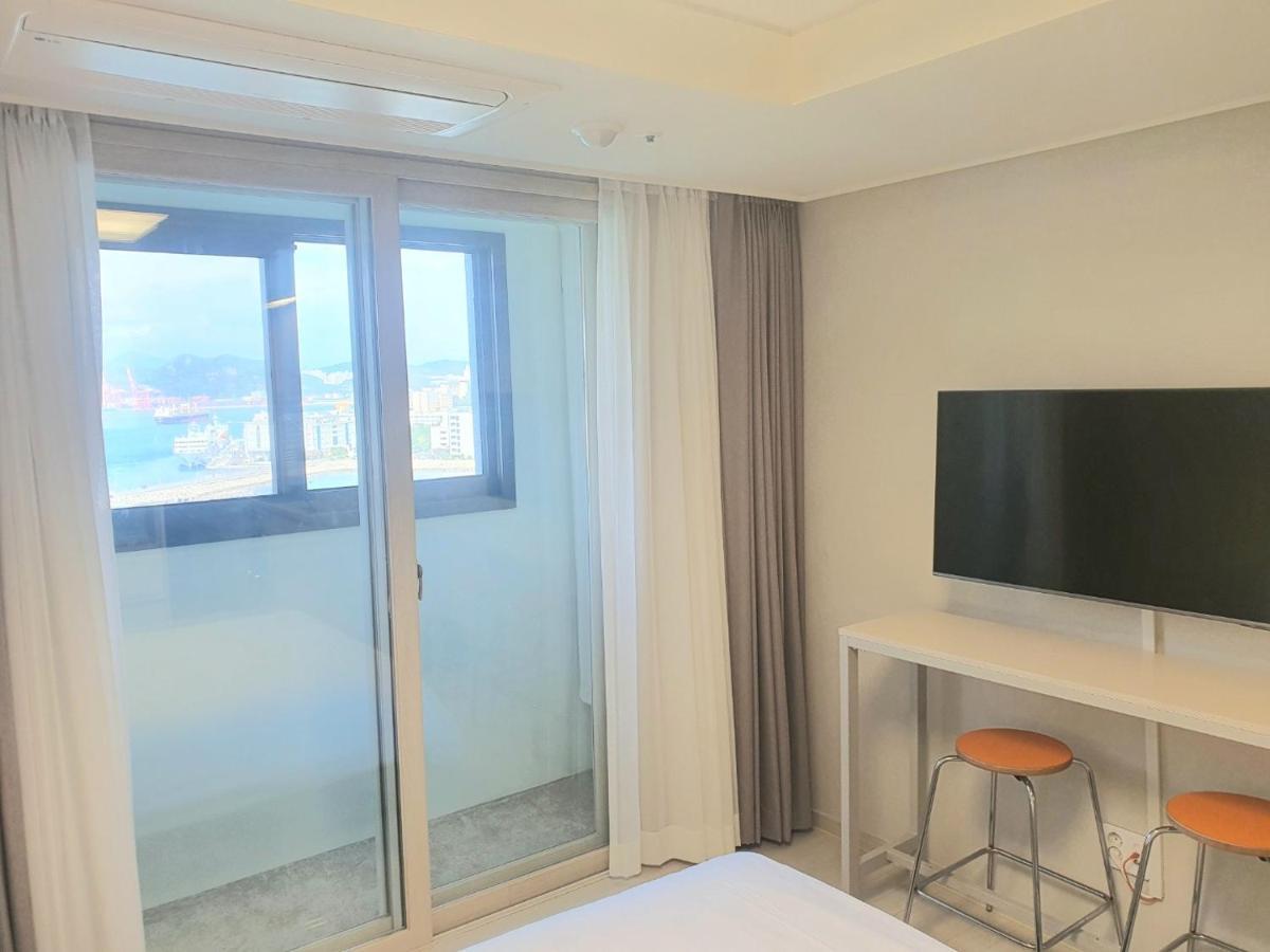 Shiftdoor Hari * Busan