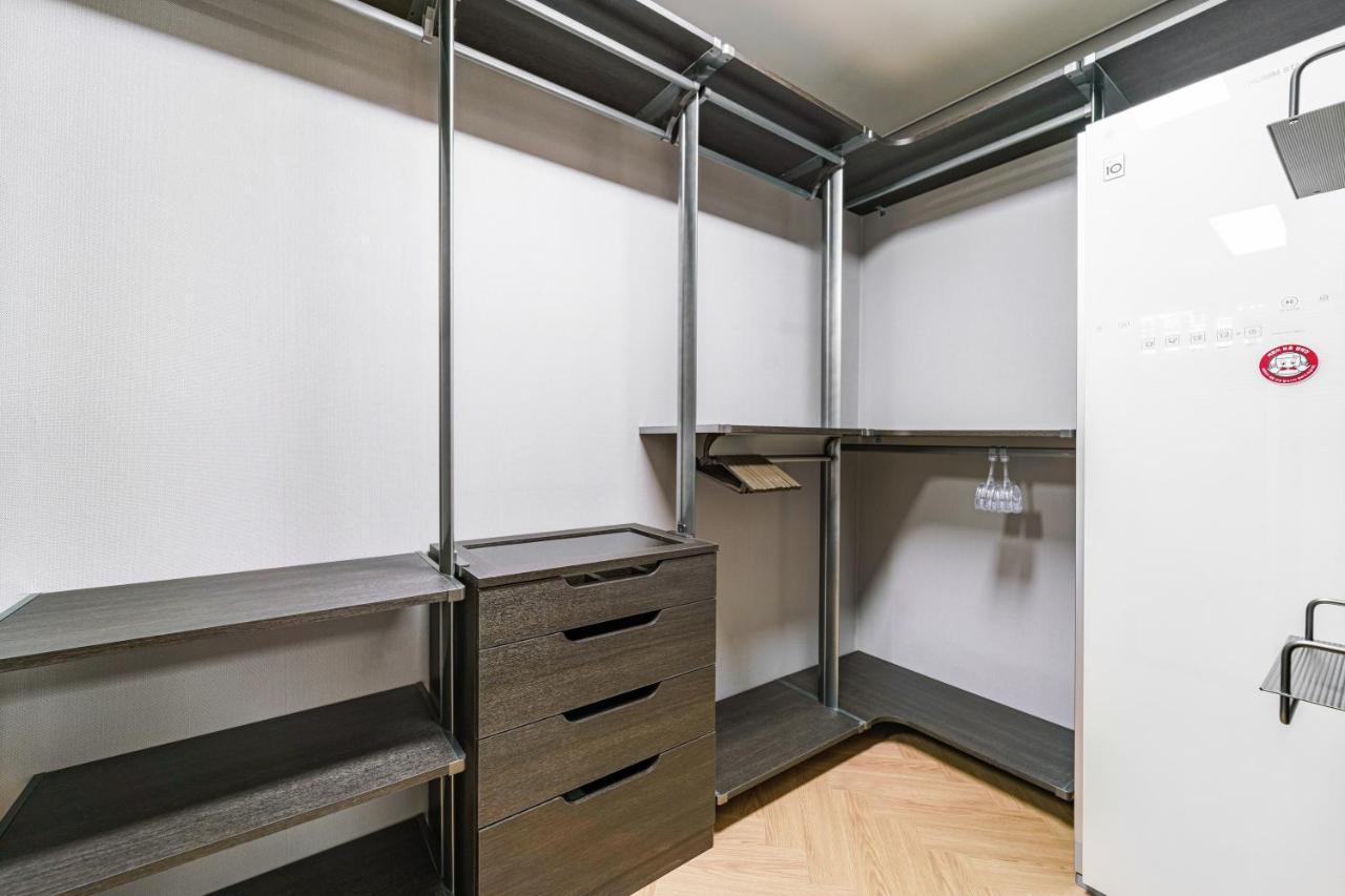 Le Collective Station Apartment *