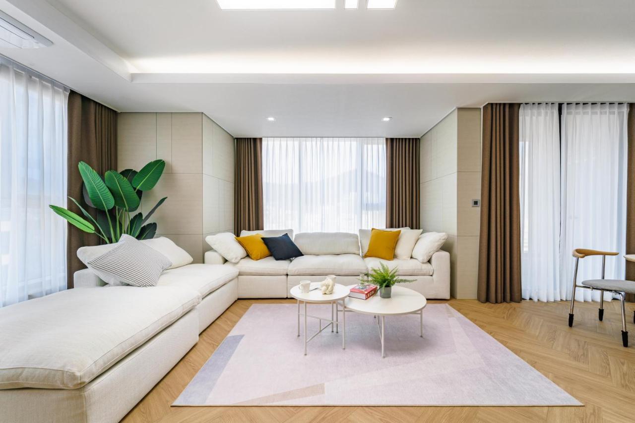 Le Collective Station Apartment