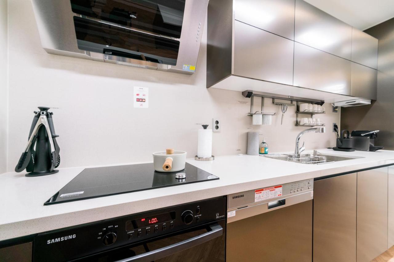 Le Collective Station Apartment