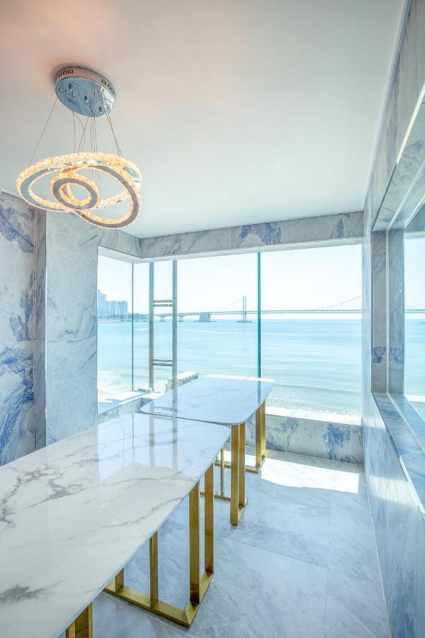 Apartment J Pent House *