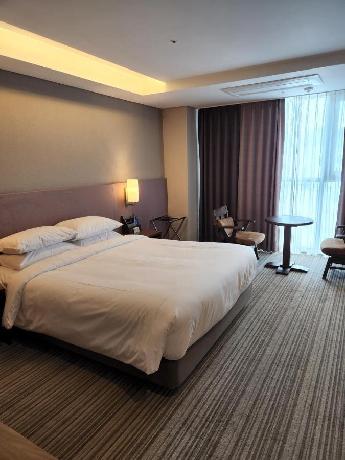 Island Hotel