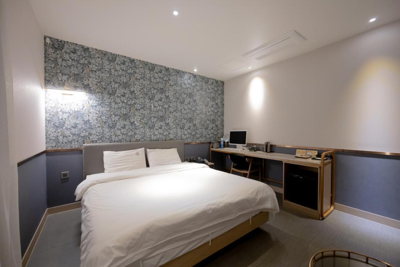 Hound Seomyeon-beomcheon Hotel Busan