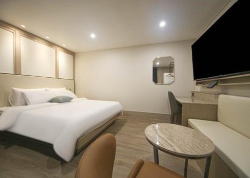 H Avenue Hwamyeong Motel