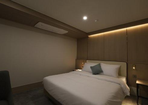 H Avenue Hwamyeong Motel *