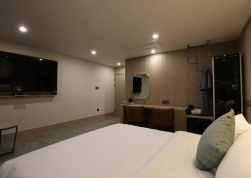 H Avenue Hwamyeong Motel Busan