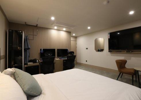 H Avenue Hwamyeong Motel