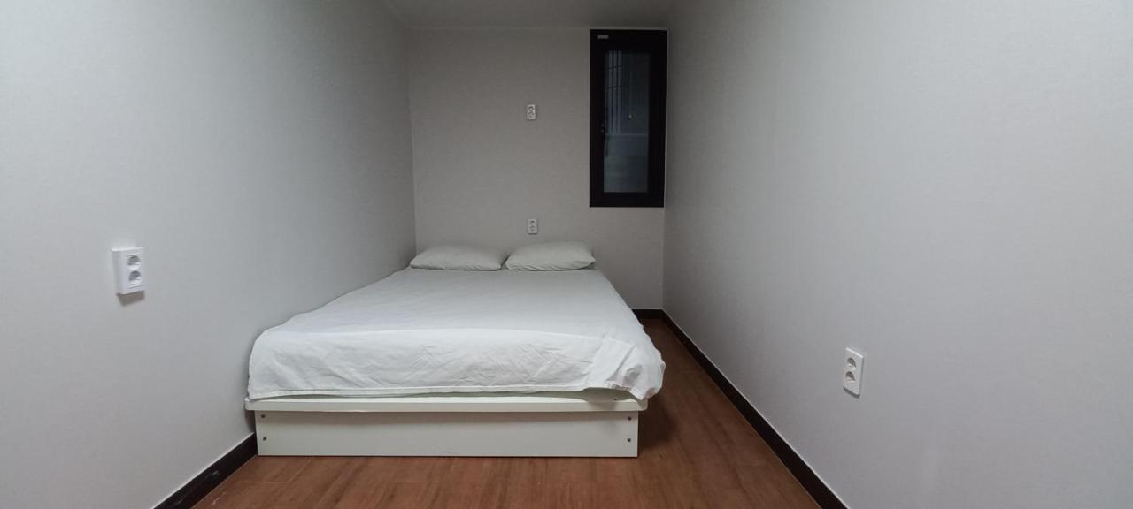 Kimchee Busan Downtown Guesthouse *