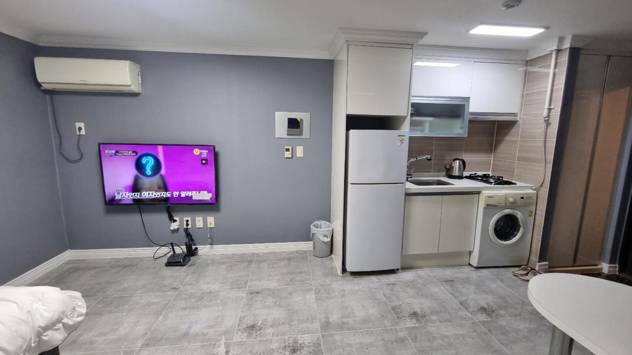Dusil Subway Station One-bedroom Apartment *