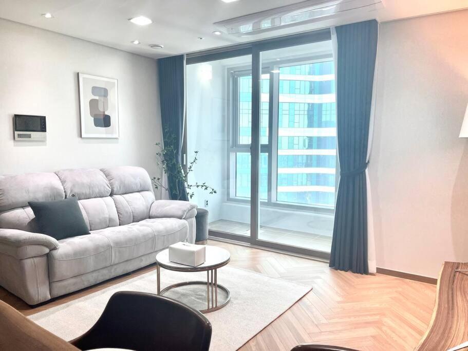 Apartment G7 Station *