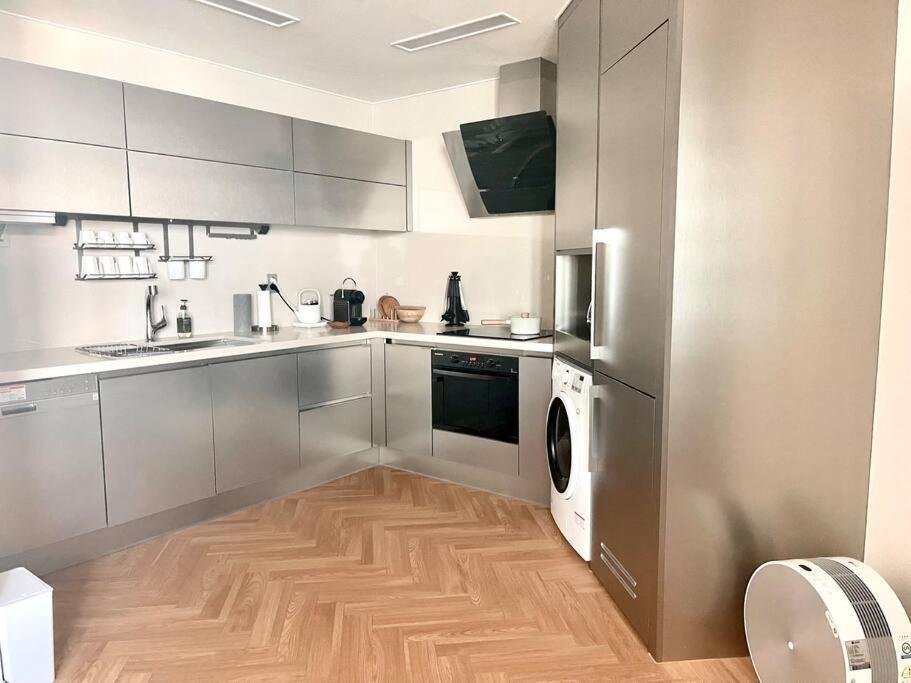 G7 Station Apartment Busan