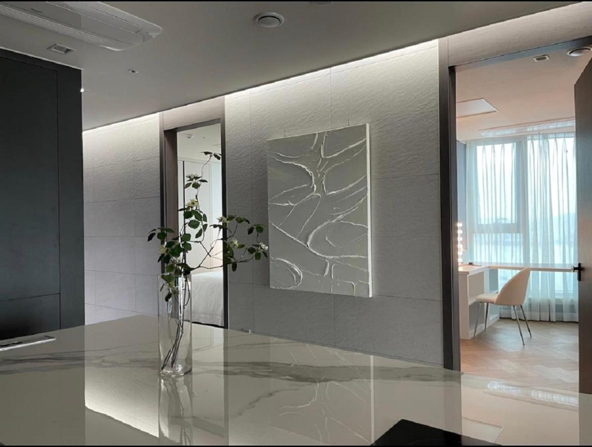 G7 Station Apartment *