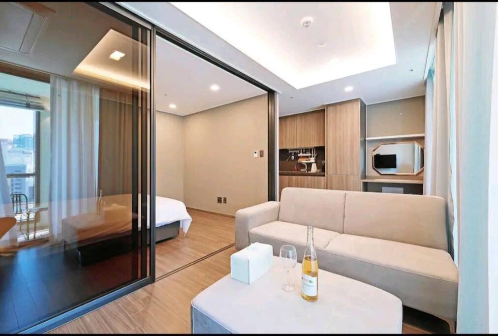 Apartment Gunamro Hotplace 3min Haeundae Beach Busan