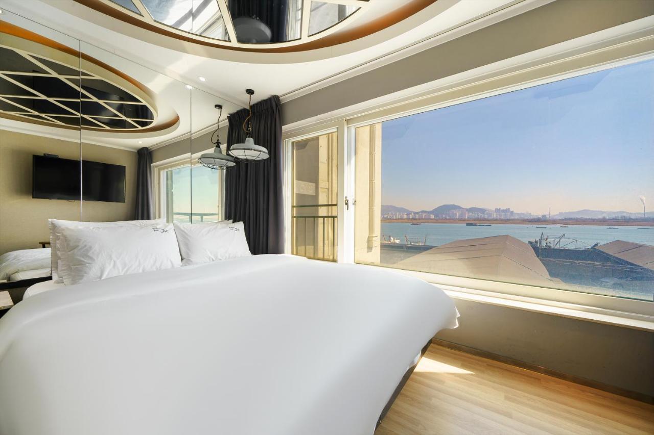 Jk Hotel 2*