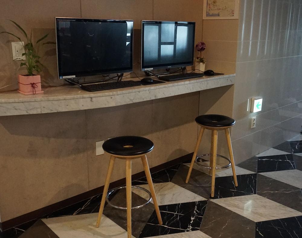 Aventree Khách sạn 3*