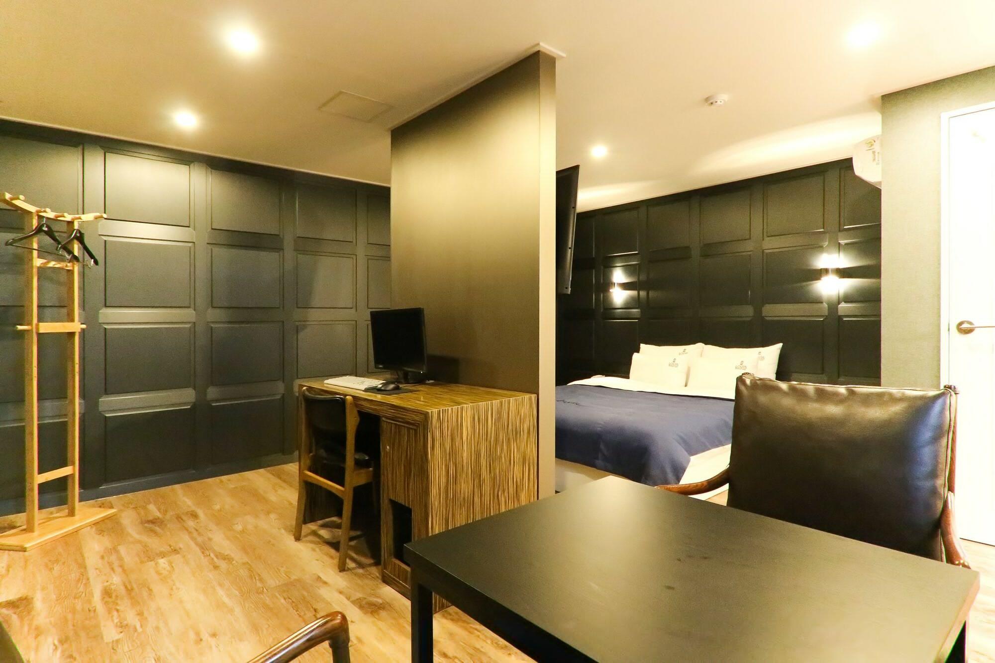 Louis 3* Busan