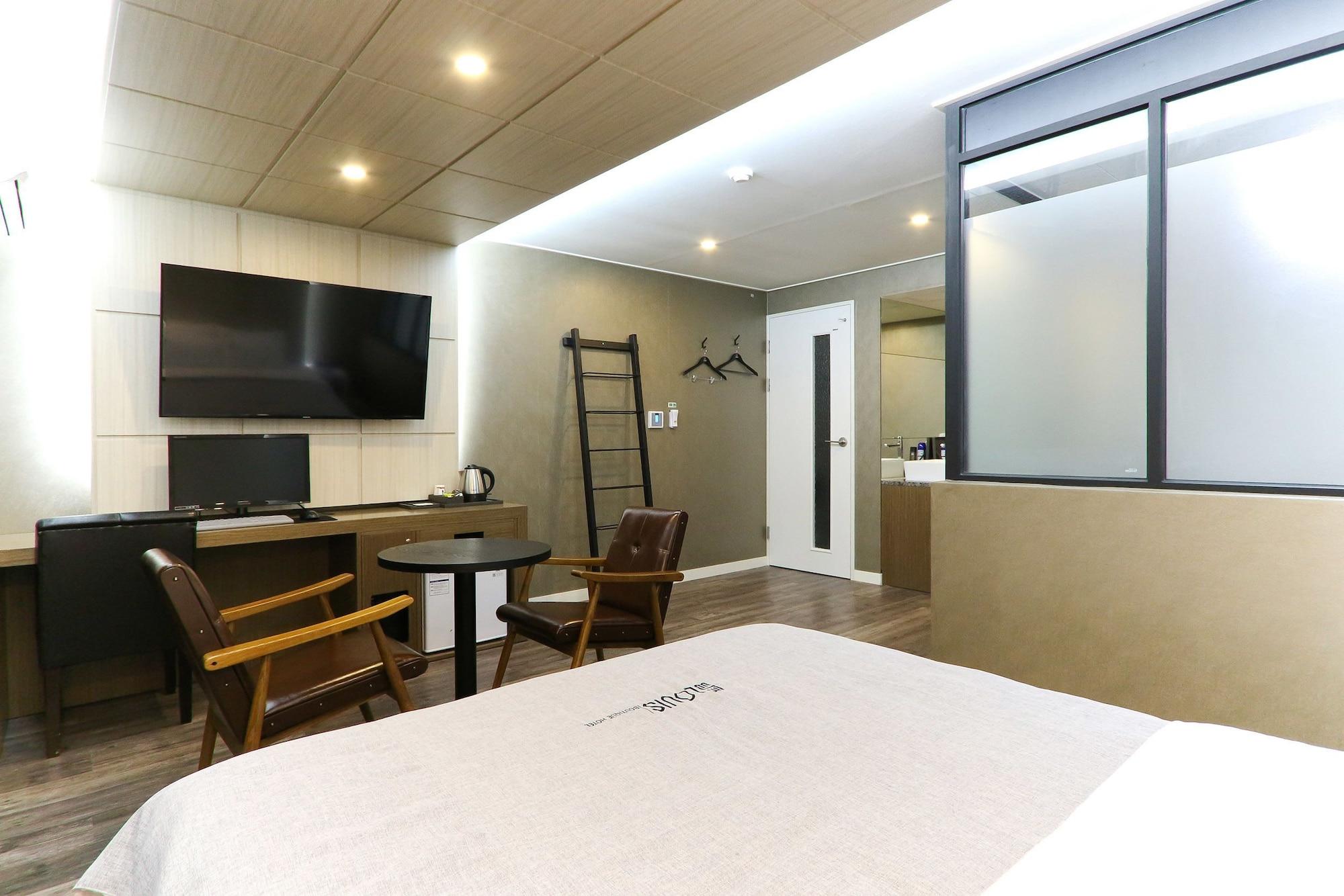 Louis 3* Busan