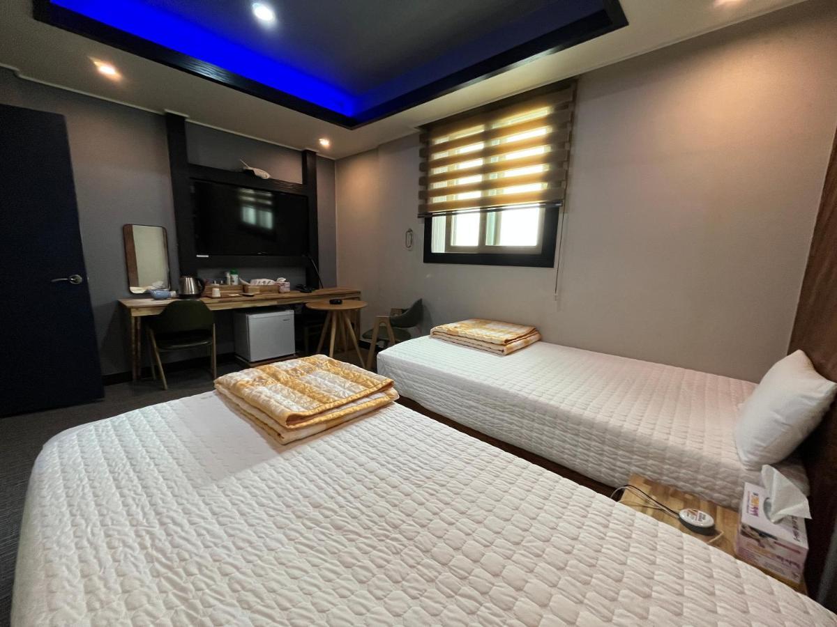 Maldives & Hotel Busan