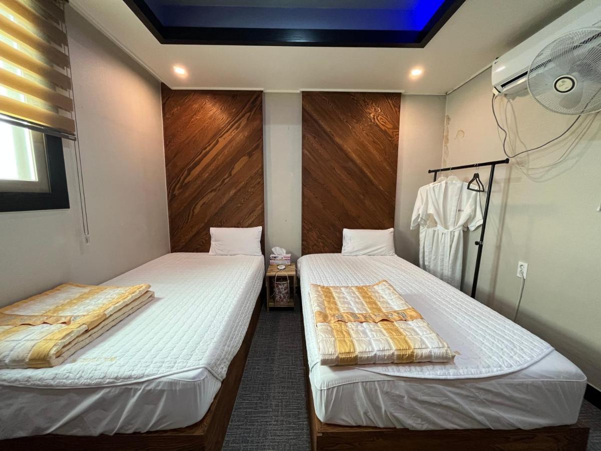 Hotel Maldives & *